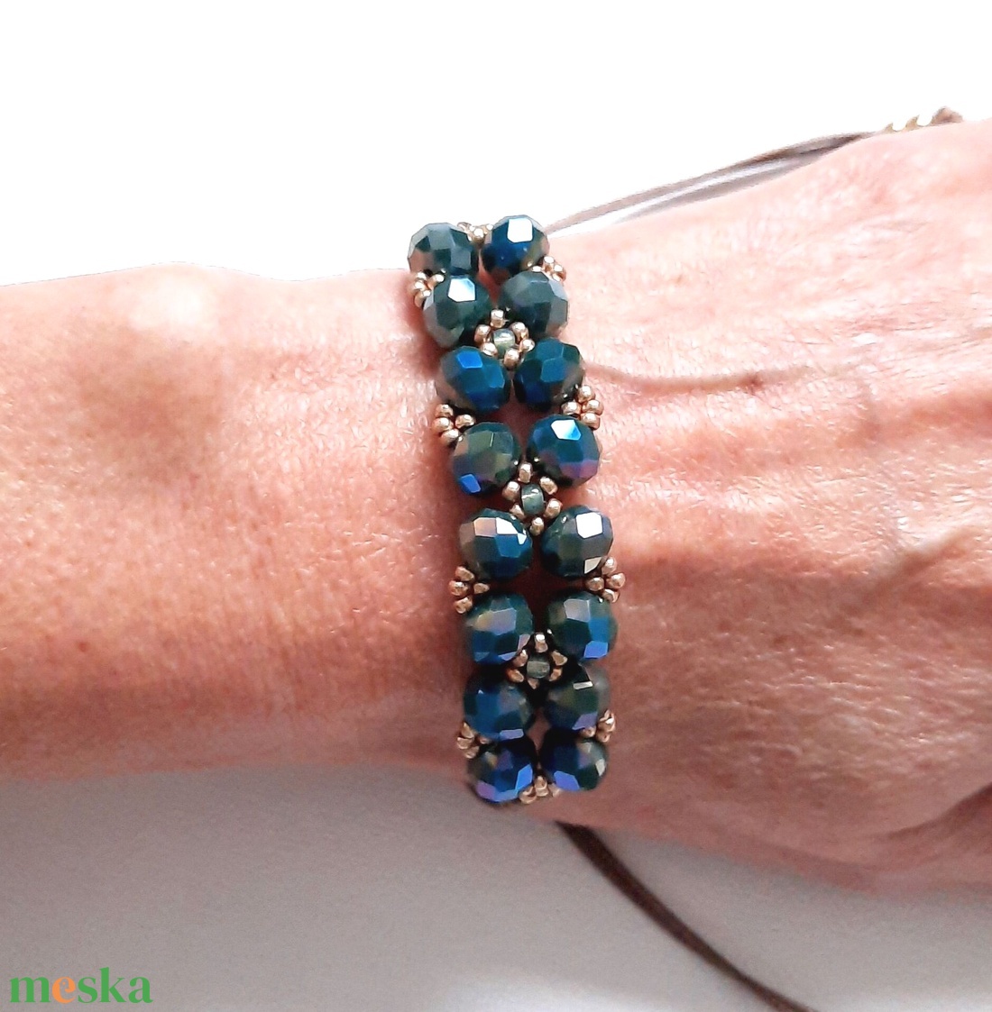 Sötétzöld csiszolt üveg, viaszolt zsinóros karkötő + fülbevaló szett - ékszer - ékszerszett - Meska.hu