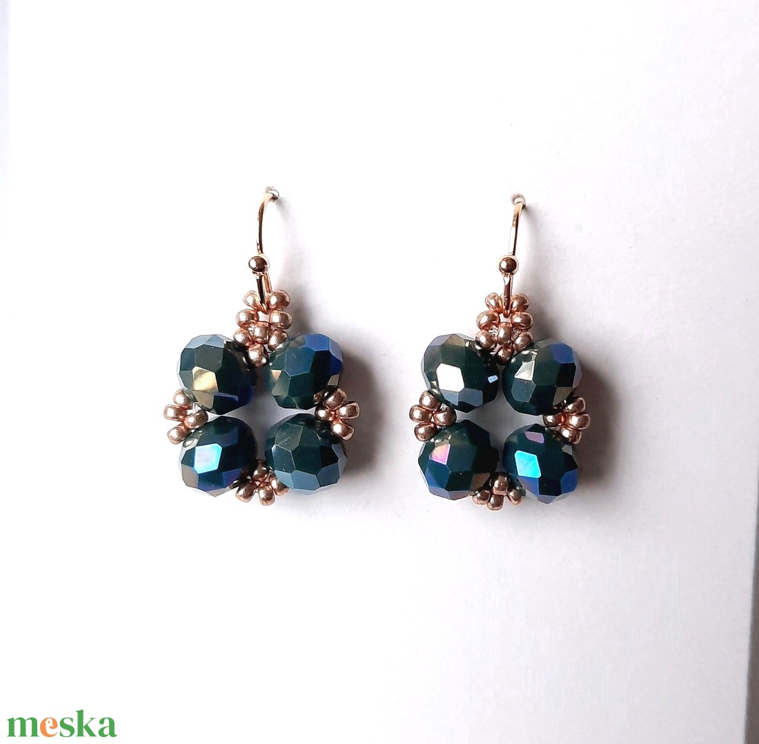 Sötétzöld csiszolt üveg, viaszolt zsinóros karkötő + fülbevaló szett - ékszer - ékszerszett - Meska.hu