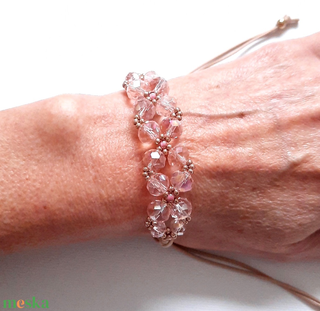 Rózsaszín, szivárványos csillogású csiszolt üveg, viaszolt zsinóros karkötő + fülbevaló szett - ékszer - ékszerszett - Meska.hu