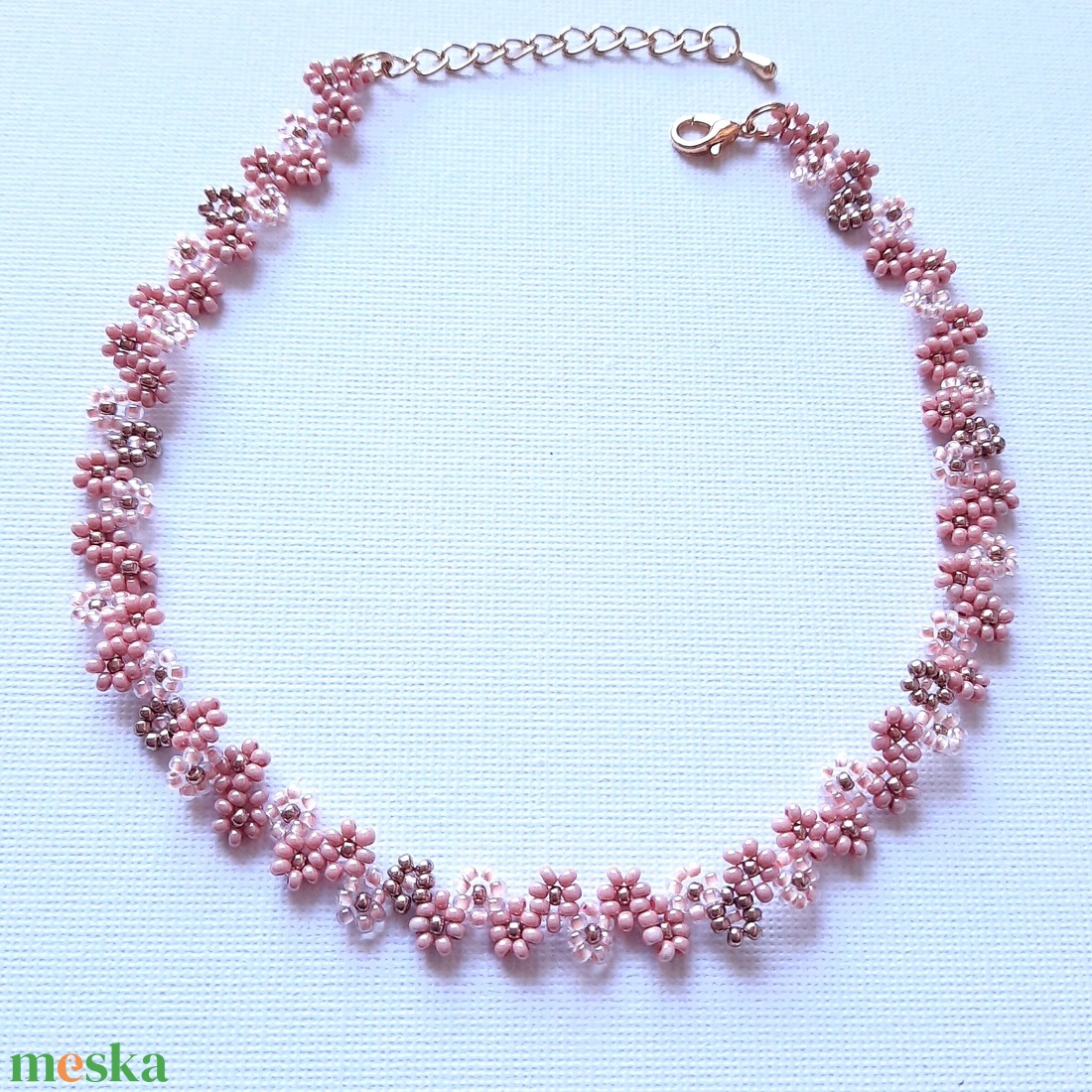 Gyöngyös két soros karkötő vagy rövid állású nyaklánc - rózsaszín, arany - ékszer - karkötő - gyöngyös karkötő - Meska.hu