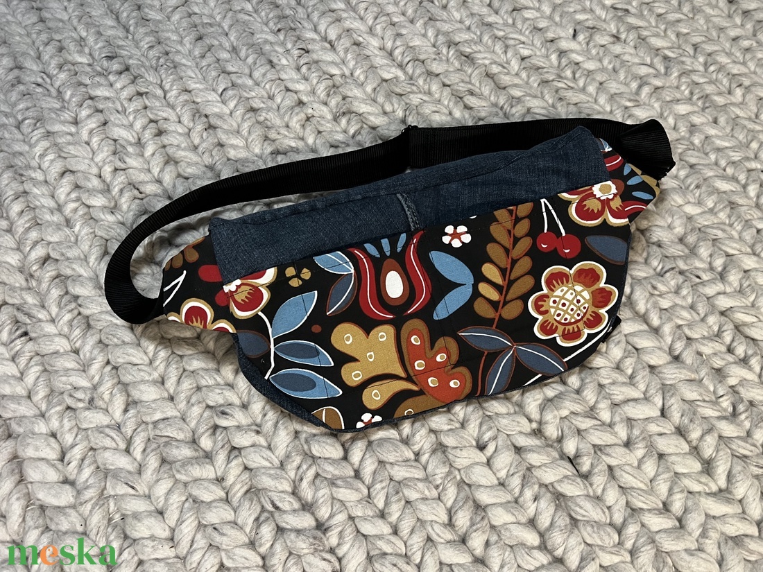 Övtáska farmernadrágból újragondolva - táska & tok - övtáska - Meska.hu