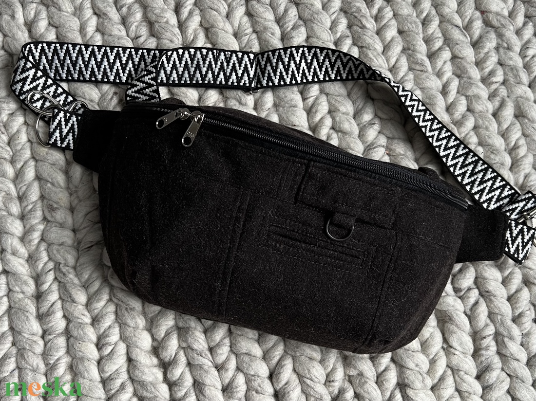 Övtáska sötétbarna gyapjúból - táska & tok - övtáska - Meska.hu