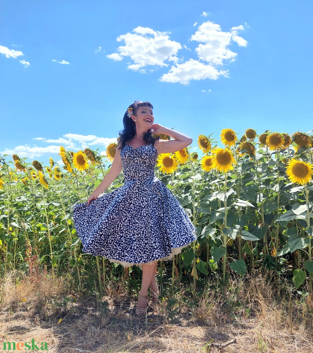 Pinup Rockabilly ruha,  sötét szürke alapon apró százszorszép,  margareta mintás  - ruha & divat - női ruha - ruha - Meska.hu