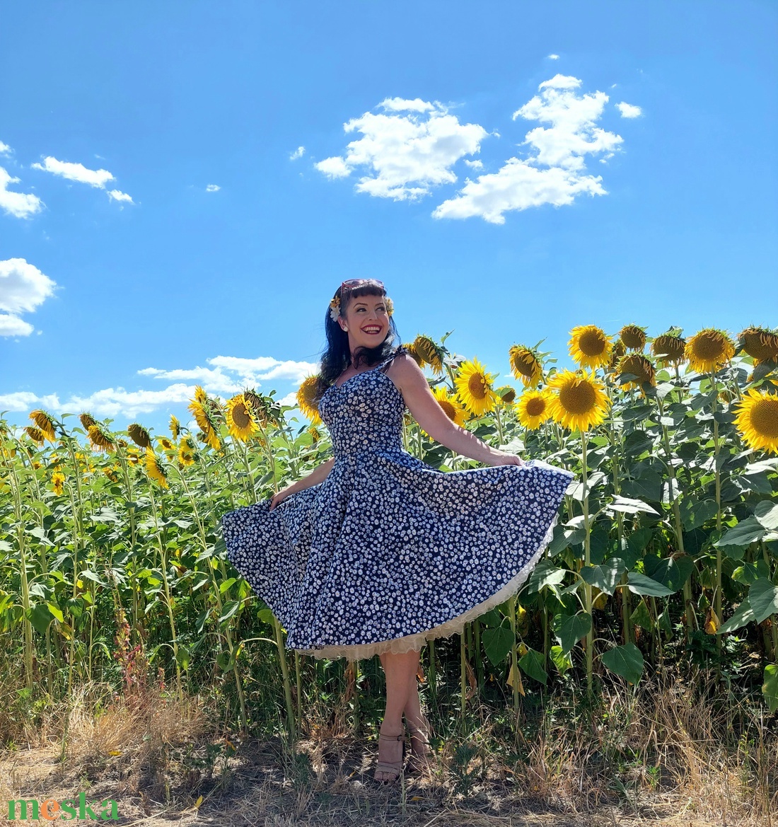 Pinup Rockabilly ruha,  sötét szürke alapon apró százszorszép,  margareta mintás  - ruha & divat - női ruha - ruha - Meska.hu