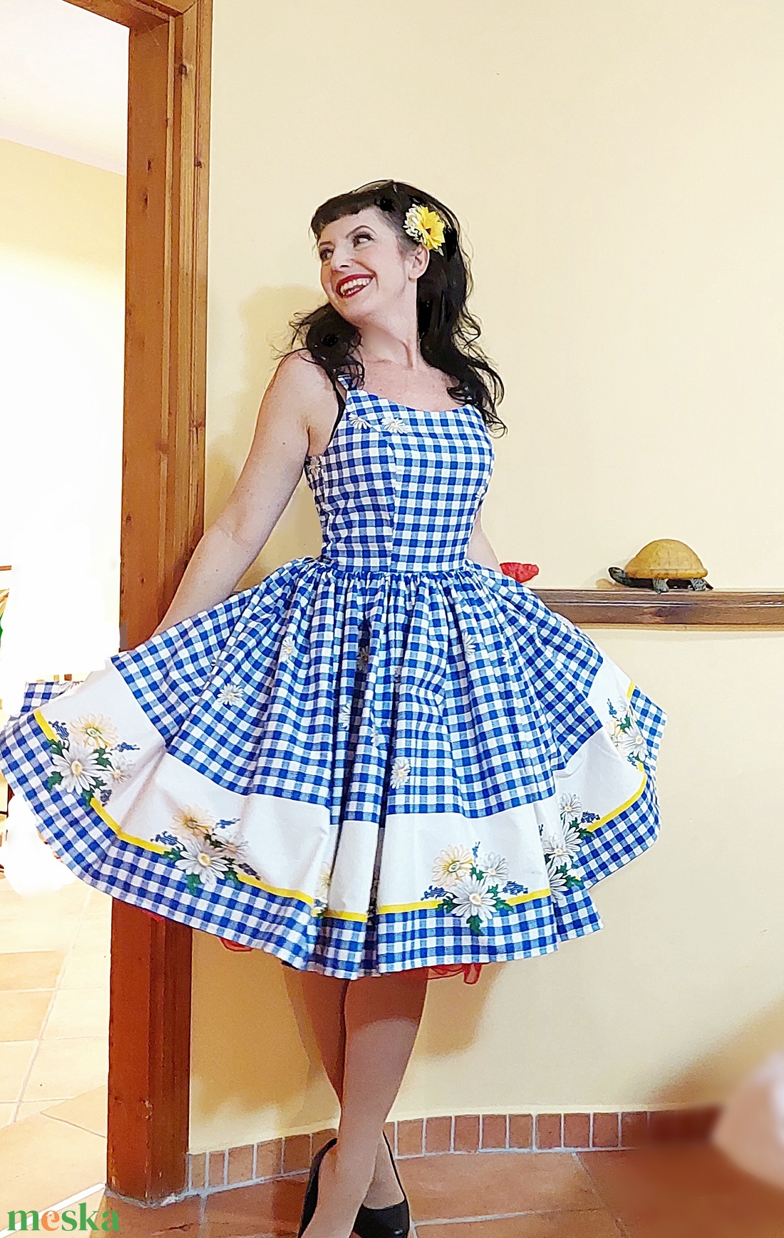 Pinup Rockabilly ruha kék fehér kockás, százszorszép bordűrös, country, romantikus - ruha & divat - női ruha - ruha - Meska.hu Pinup Rockabilly ruha kék fehér kockás, százszorszép bordűrös, country, romantikus - ruha & divat - női ruha - ruha - Meska.hu
