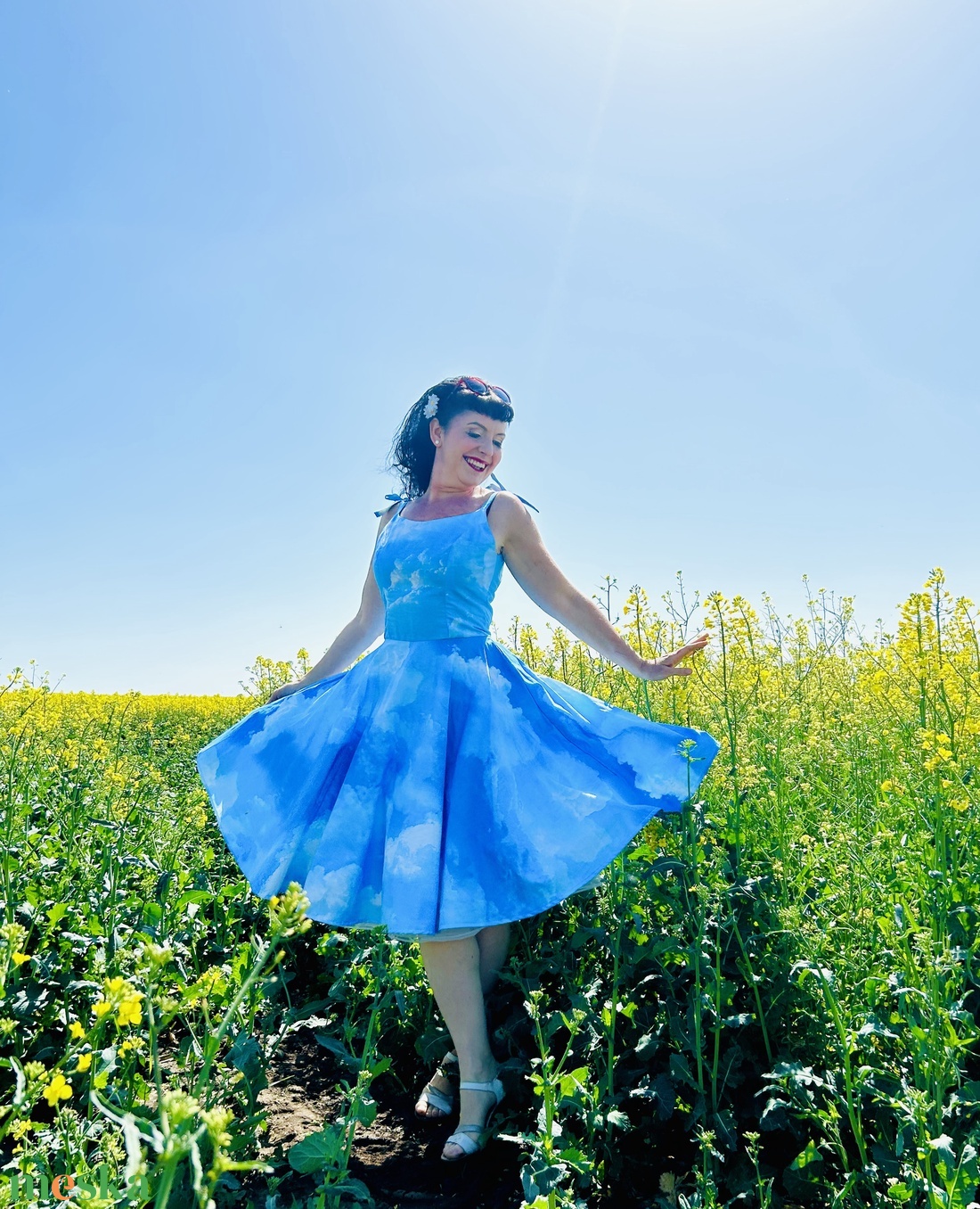 Pinup Rockabilly ruha, látványos felhő, kék ég mintával tavasz - ruha & divat - női ruha - ruha - Meska.hu