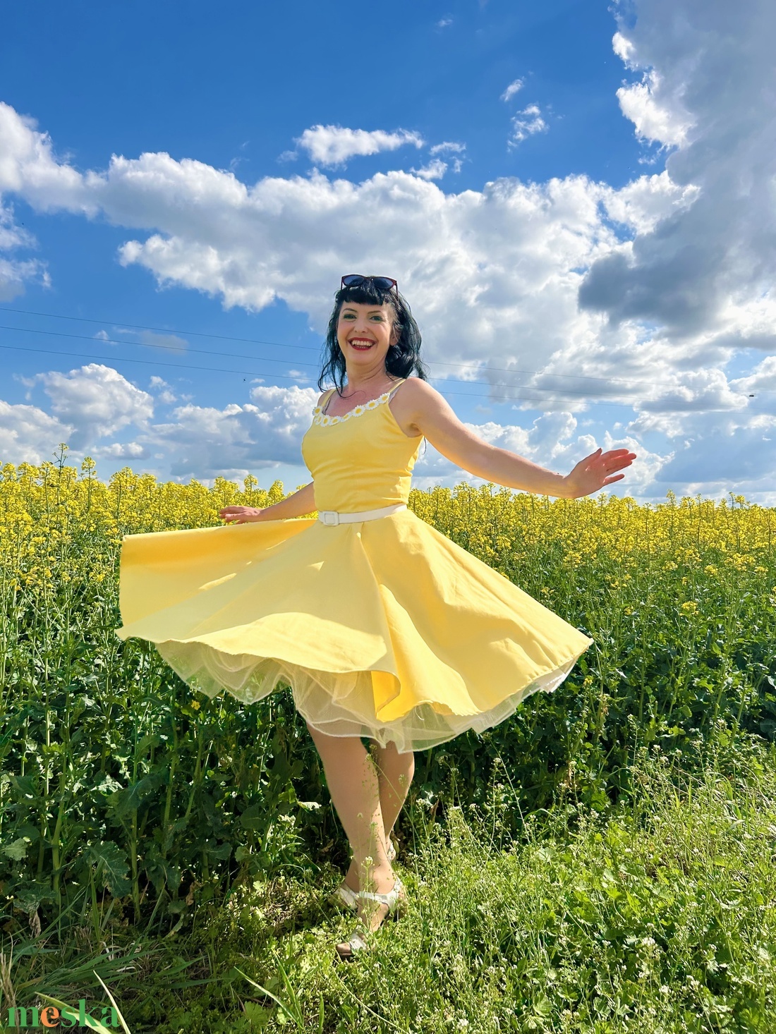 Pinup Rockabilly ruha, sárga százszorszép díszítéssel, tavasz nyári ruha - ruha & divat - női ruha - ruha - Meska.hu Pinup Rockabilly ruha, sárga százszorszép díszítéssel, tavasz nyári ruha - ruha & divat - női ruha - ruha - Meska.hu