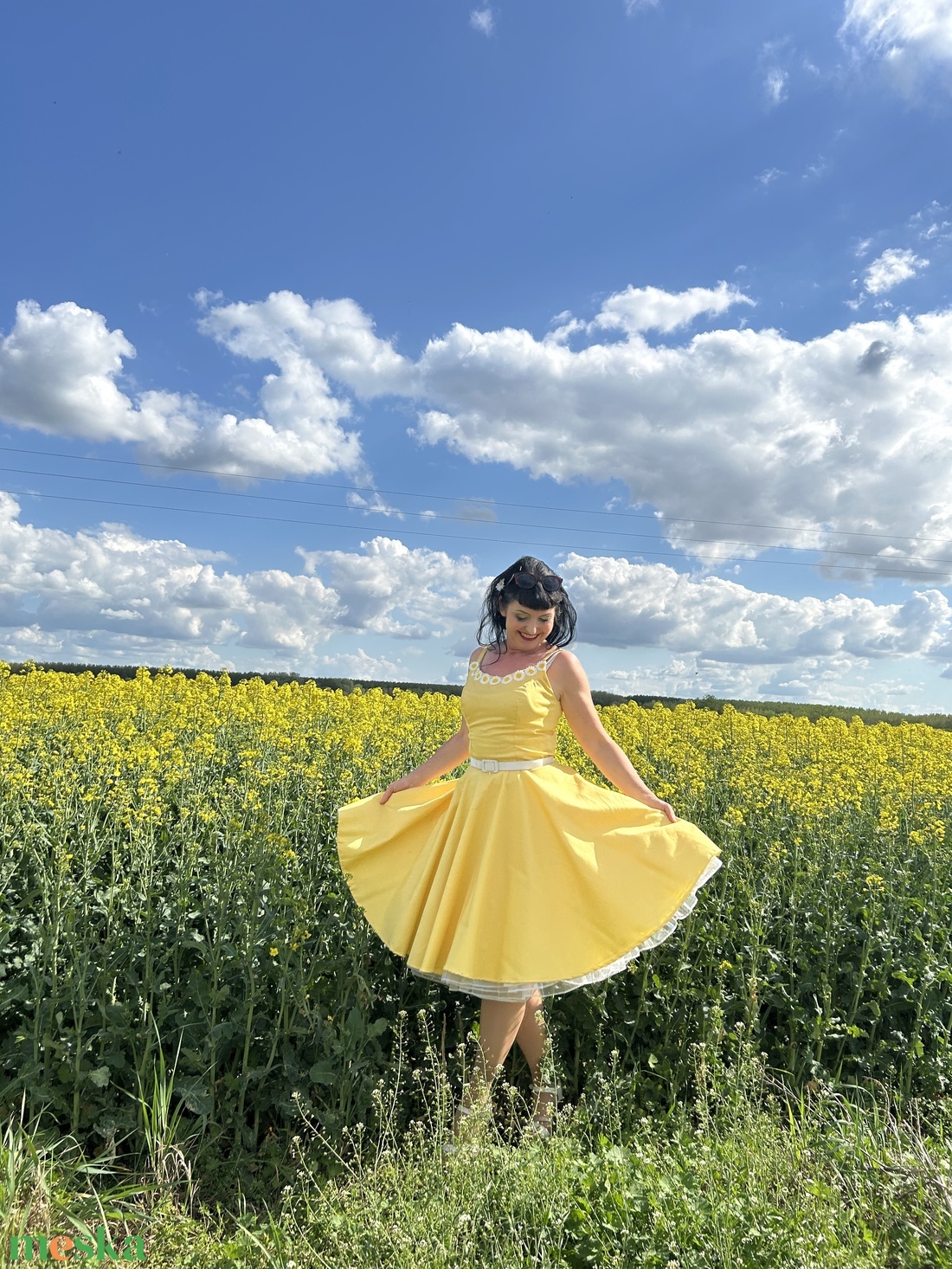 Pinup Rockabilly ruha, sárga százszorszép díszítéssel, tavasz nyári ruha - ruha & divat - női ruha - ruha - Meska.hu Pinup Rockabilly ruha, sárga százszorszép díszítéssel, tavasz nyári ruha - ruha & divat - női ruha - ruha - Meska.hu