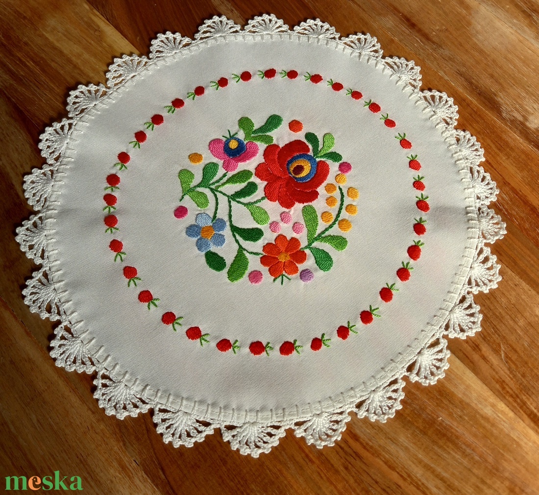Matyó terítő Matyóföldről - kör - otthon & életmód - dekoráció - asztal és polc dekoráció - asztaldísz - Meska.hu
