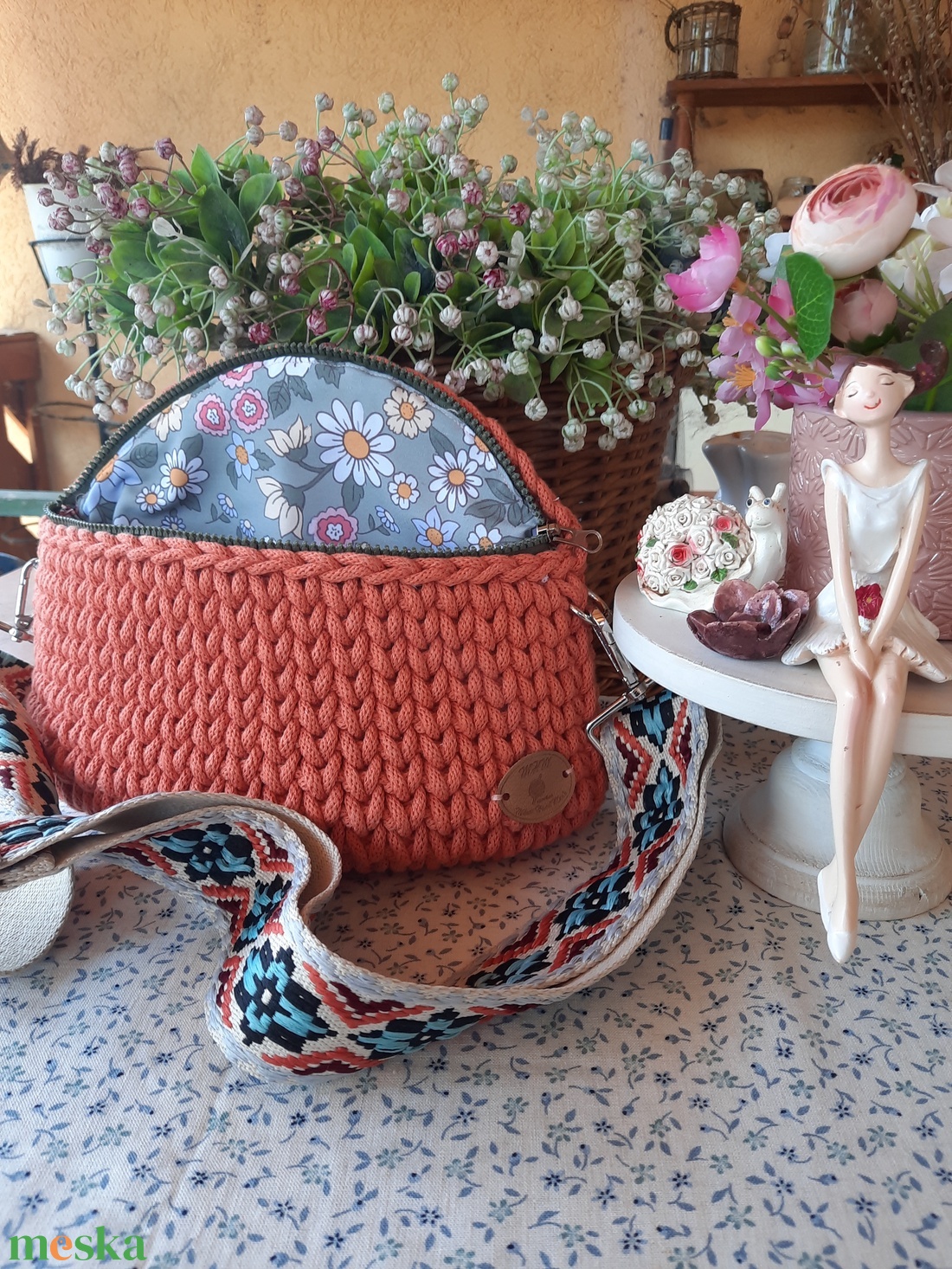 Horgolt crossbody - táska & tok - kézitáska & válltáska - vállon átvethető táska - Meska.hu