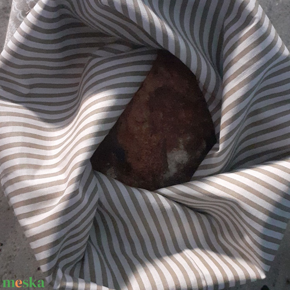 Frissen tartó kenyeres zsák,- és kosár, fehér - bézs, fehér - drapp csíkos béléssel - táska & tok - bevásárlás & shopper táska - kenyeres zsák - Meska.hu Frissen tartó kenyeres zsák,- és kosár, fehér - bézs, fehér - drapp csíkos béléssel - táska & tok - bevásárlás & shopper táska - kenyeres zsák - Meska.hu