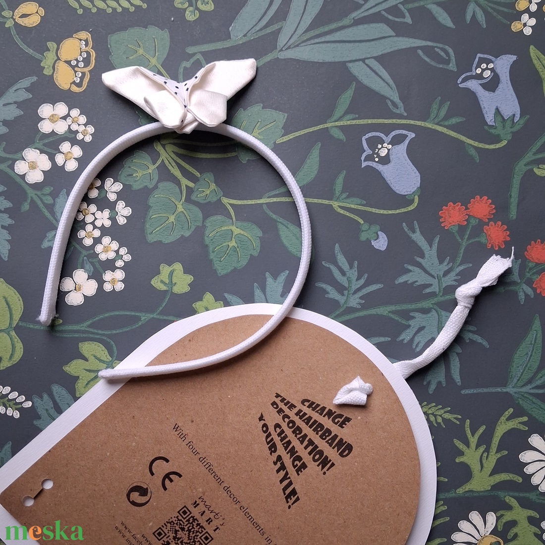 Furfangos fejpánt, hajráf 4 felfűzhető elemmel - lepke, masni, sütőtök, cilinder - fehér - fekete tűpöttyös - ruha & divat - sál, sapka, kendő - fejpánt - Meska.hu