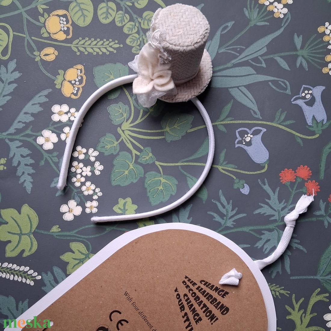 Furfangos fejpánt, hajráf 4 felfűzhető elemmel - lepke, masni, sütőtök, cilinder - fehér - fekete tűpöttyös - ruha & divat - sál, sapka, kendő - fejpánt - Meska.hu