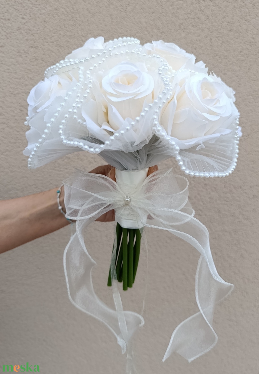 Fehér rózsás menyasszonyi csokor - esküvő - menyasszonyi- és dobócsokor - Meska.hu