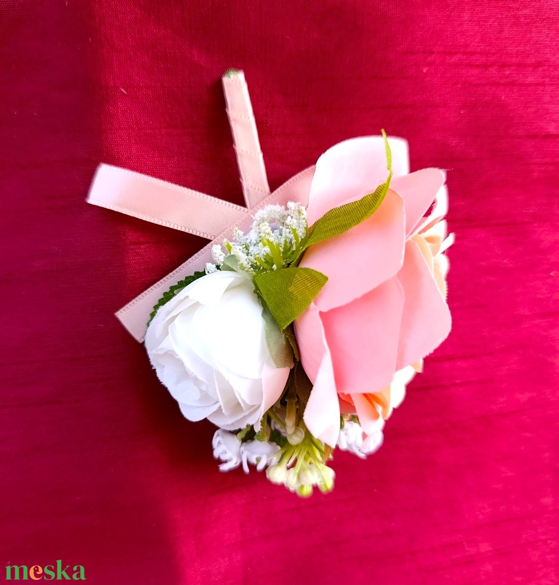 vőlegény/ fiú tanú kitűző,  rózsaszín- fehér virágokkal - esküvő - meghívó & kártya - tanú felkérő - Meska.hu