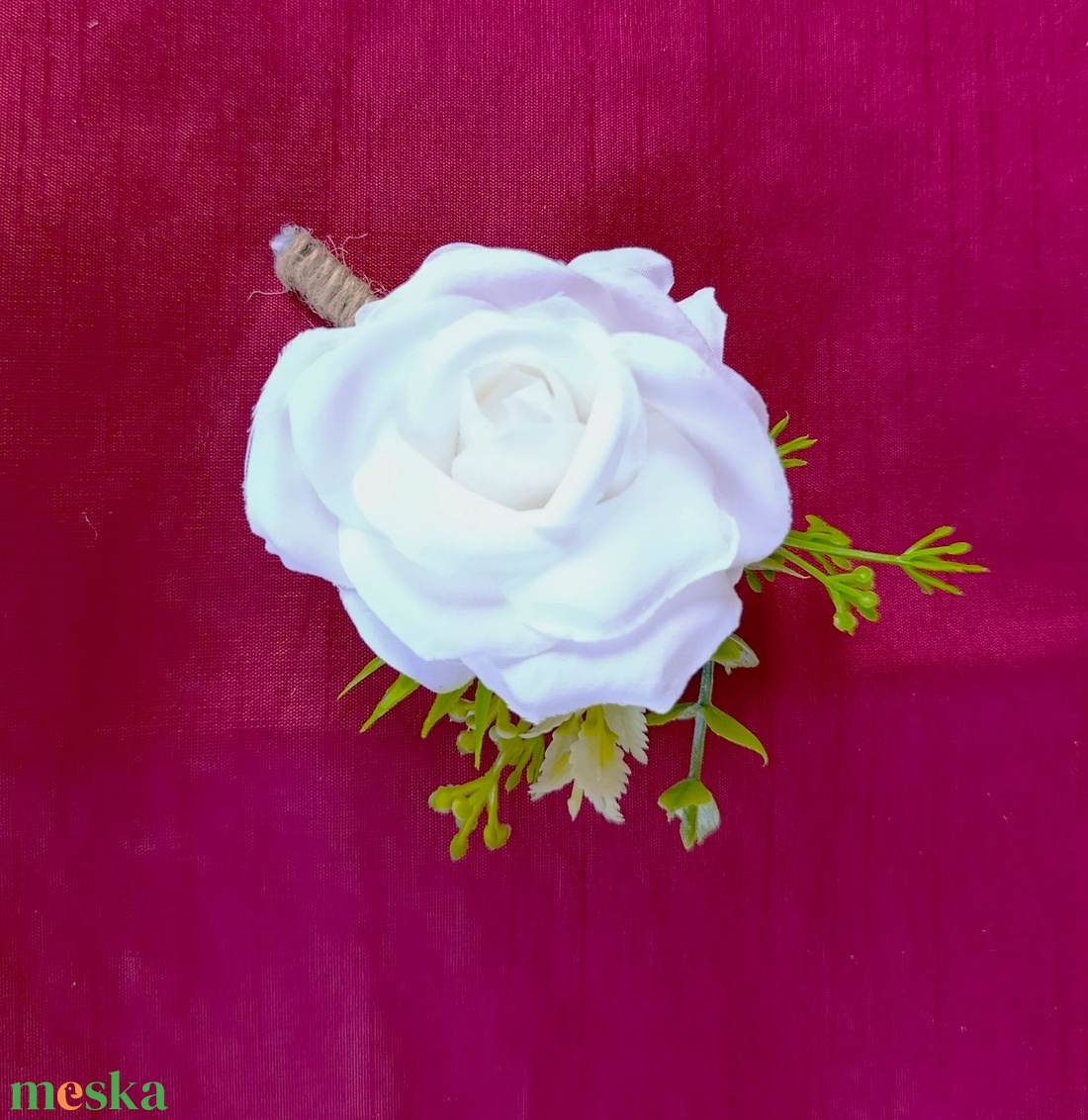 Vőlegény/Fiú tanú kitűző, fehér rózsával - esküvő - kiegészítők - kitűző - Meska.hu
