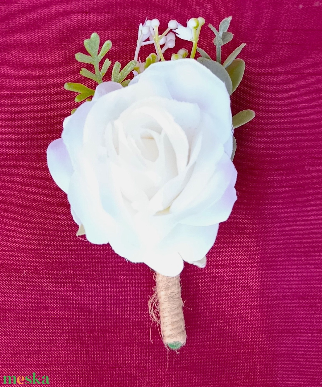 Vőlegény/Fiú tanú kitűző, fehér rózsával - esküvő - kiegészítők - kitűző - Meska.hu