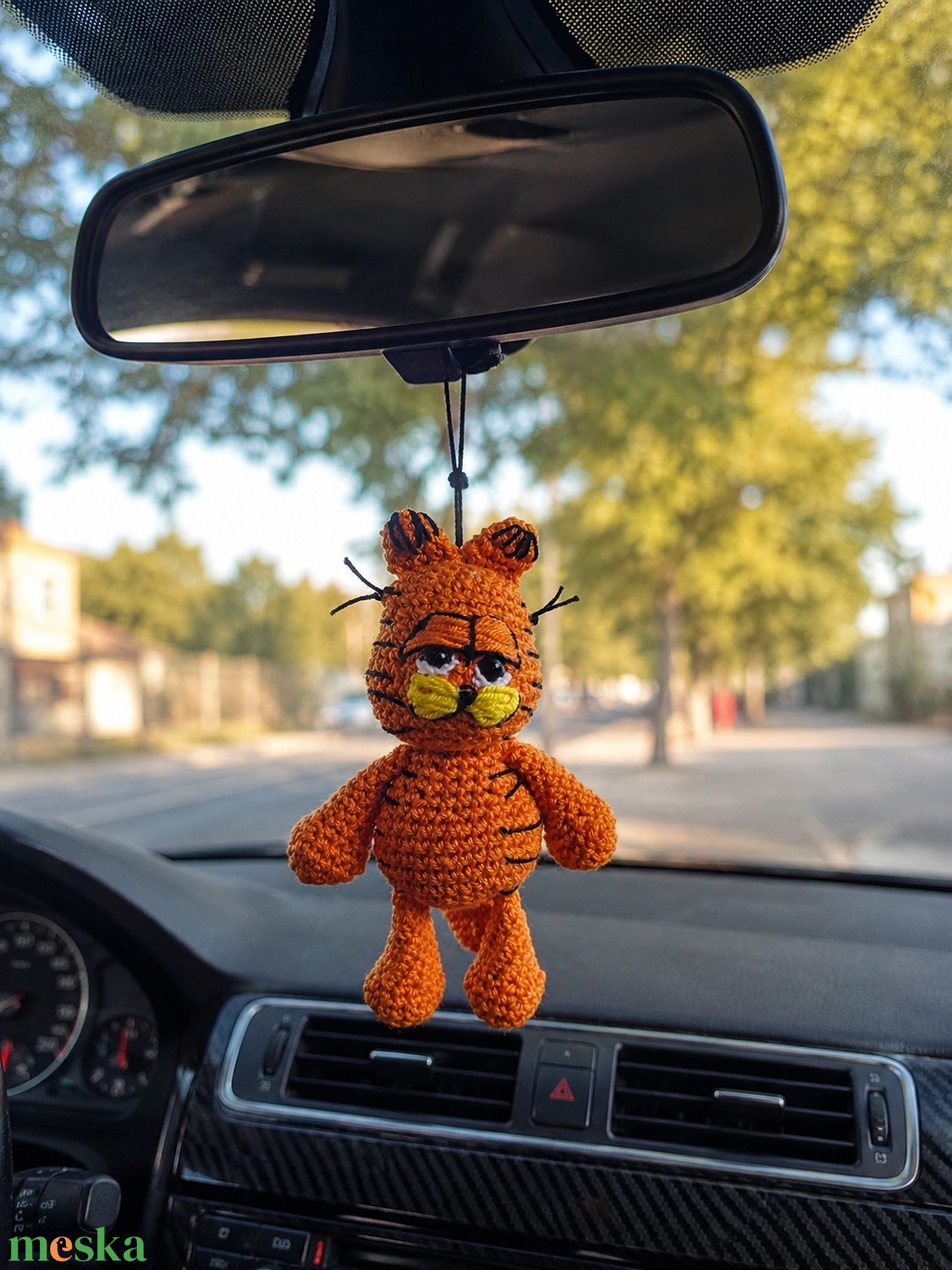 Garfield kabala, autódísz (horgolt) - otthon & életmód - autó - visszapillantó dísz - Meska.hu