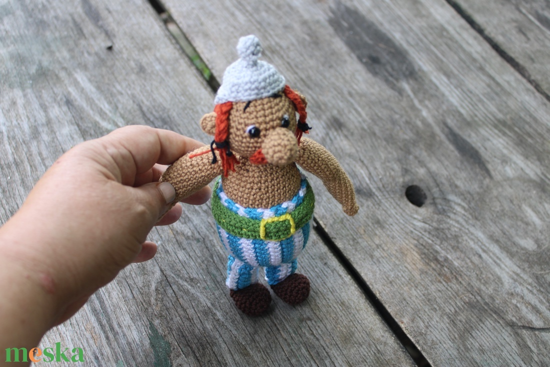 Asterix a bátor gall- egyedi, kézzel horgolt amigurumi figura - otthon & életmód - autó - visszapillantó dísz - Meska.hu