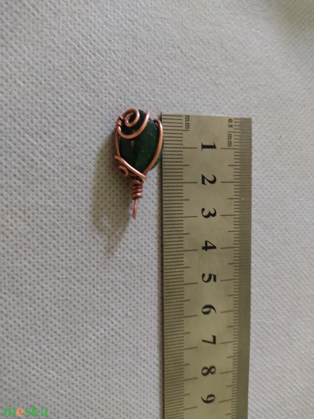 Vintage stílusban. Zöld jade medál, antikolt drótozással - ékszer - nyaklánc - medál - Meska.hu Vintage stílusban. Zöld jade medál, antikolt drótozással - ékszer - nyaklánc - medál - Meska.hu