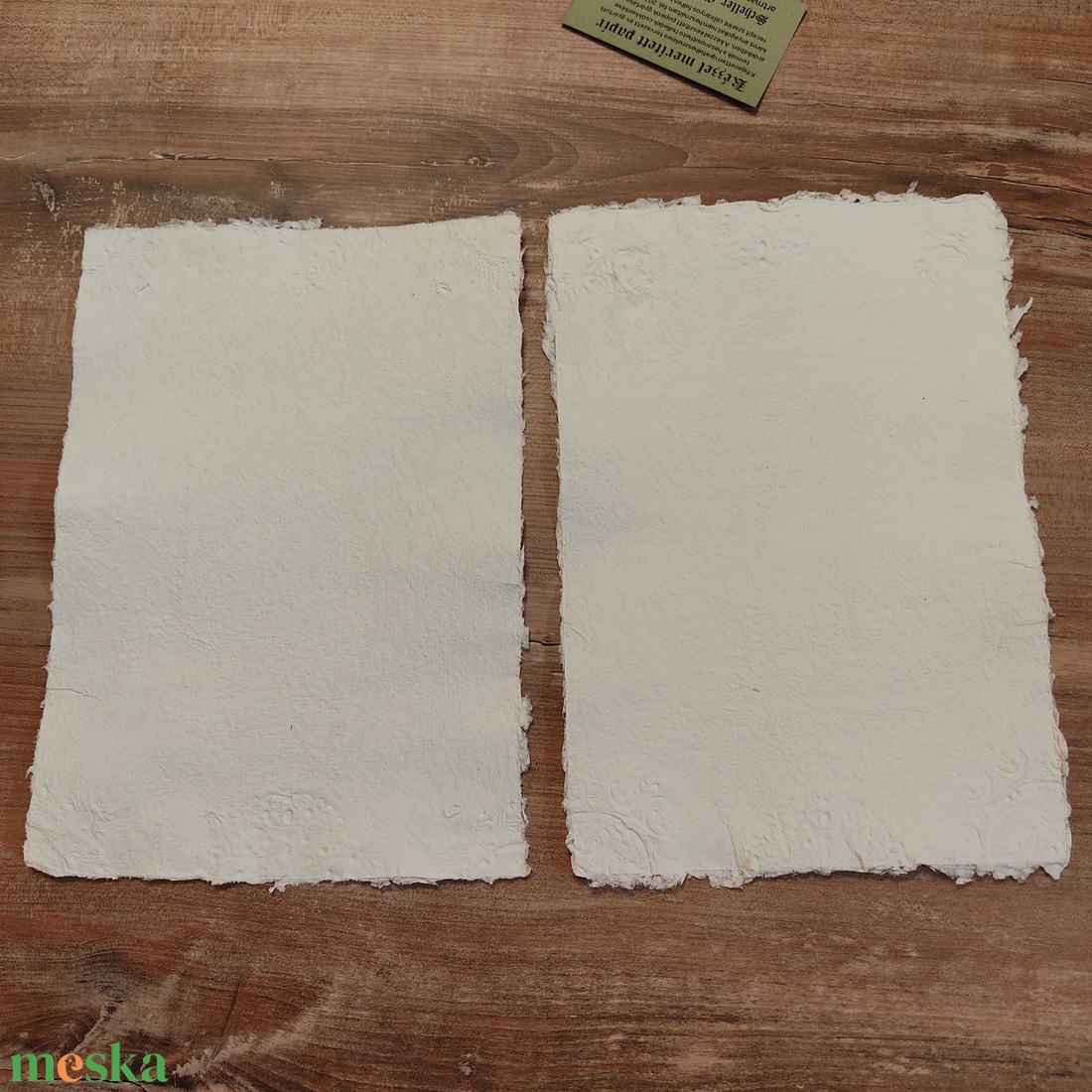 Fehér merített A4-es kézműves papír 2 db + 1 db A3 fehér, antiikolt széllel - otthon & életmód - papír, írószer - ajándékozás kellékei - ajándékkísérő - Meska.hu