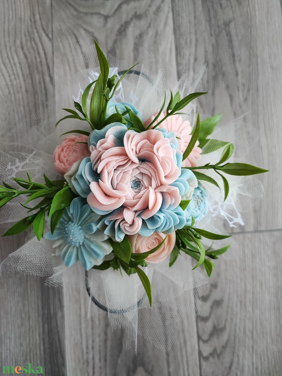 Virágbox pöttyös tartóban - otthon & életmód - gyertya, illat, aroma - illatviasz - Meska.hu