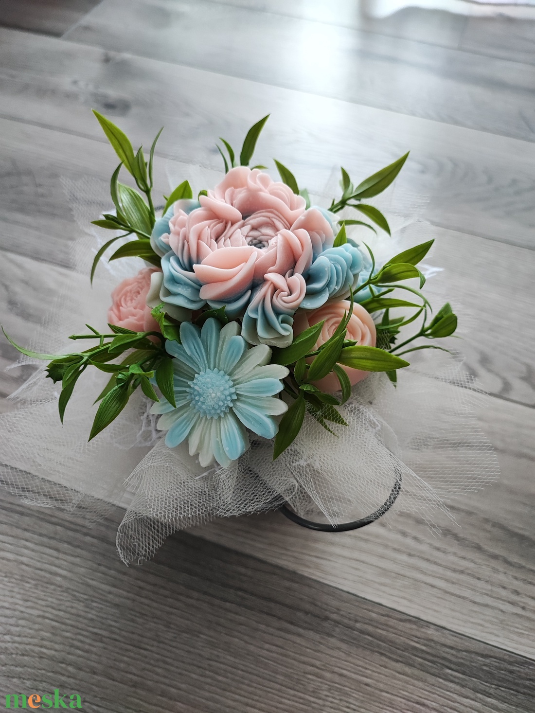 Virágbox pöttyös tartóban - otthon & életmód - gyertya, illat, aroma - illatviasz - Meska.hu