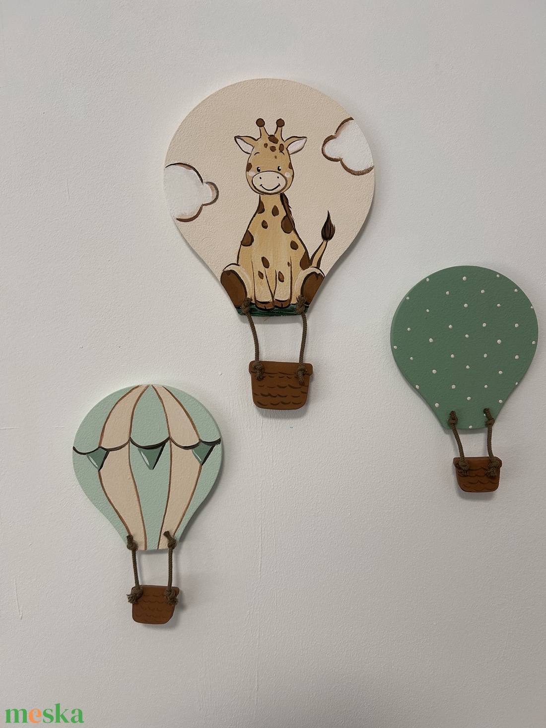 Hőlégballon fali dekor szett - baba - mama - babaszoba dekoráció - babanév dekoráció - Meska.hu
