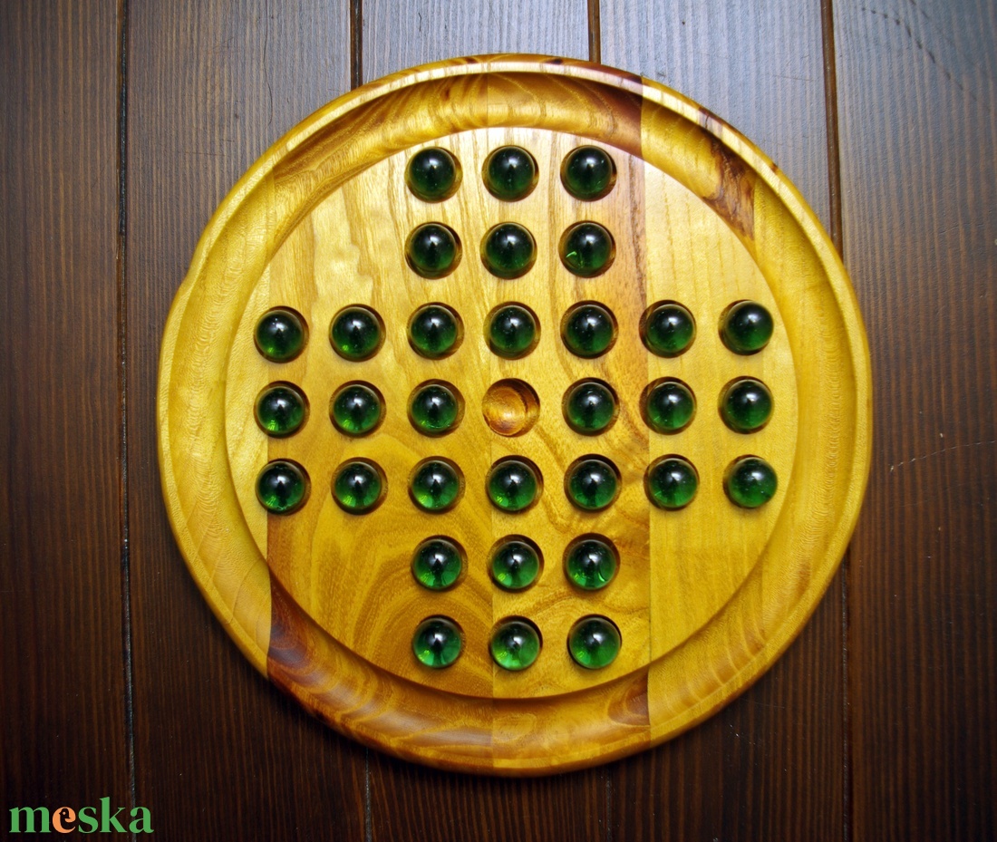 Remetejáték Eperfa (arany) (angol táblás peg solitaire) - játék & sport - táblajáték és kártyajáték - társasjátékok - Meska.hu Remetejáték Eperfa (arany) (angol táblás peg solitaire) - játék & sport - táblajáték és kártyajáték - társasjátékok - Meska.hu