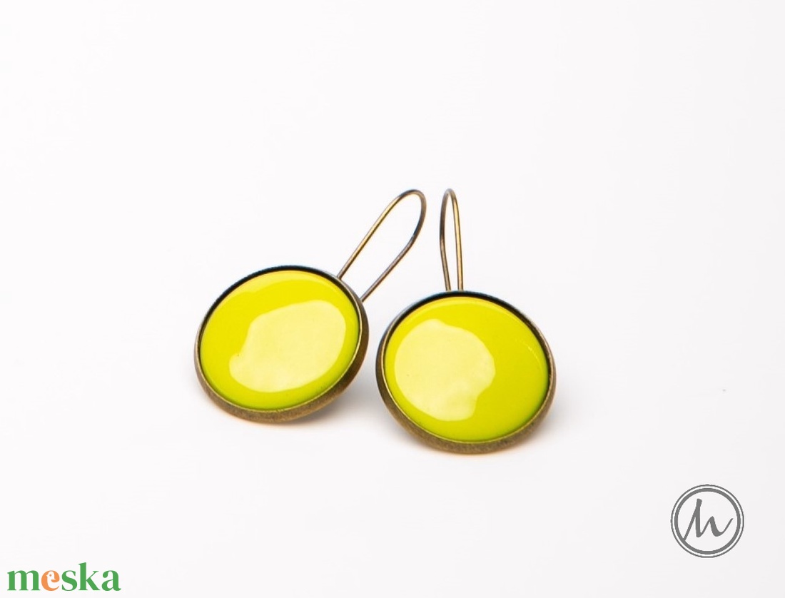 Chartreuse zöld kapcsos tűzzománc fülbevaló - ékszer - fülbevaló - lógós kerek fülbevaló - Meska.hu Chartreuse zöld kapcsos tűzzománc fülbevaló - ékszer - fülbevaló - lógós kerek fülbevaló - Meska.hu