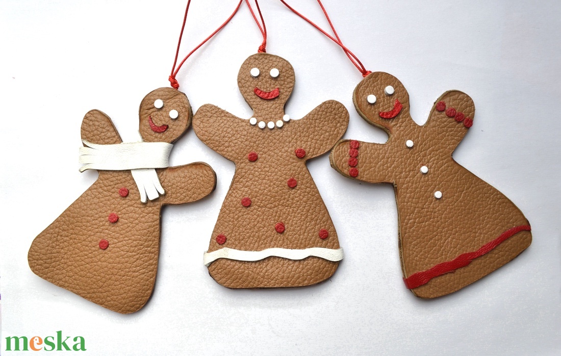Mézeskalács baba-karácsonyfadísz valódi bőrből - karácsony - karácsonyi lakásdekoráció - karácsonyfadíszek - Meska.hu