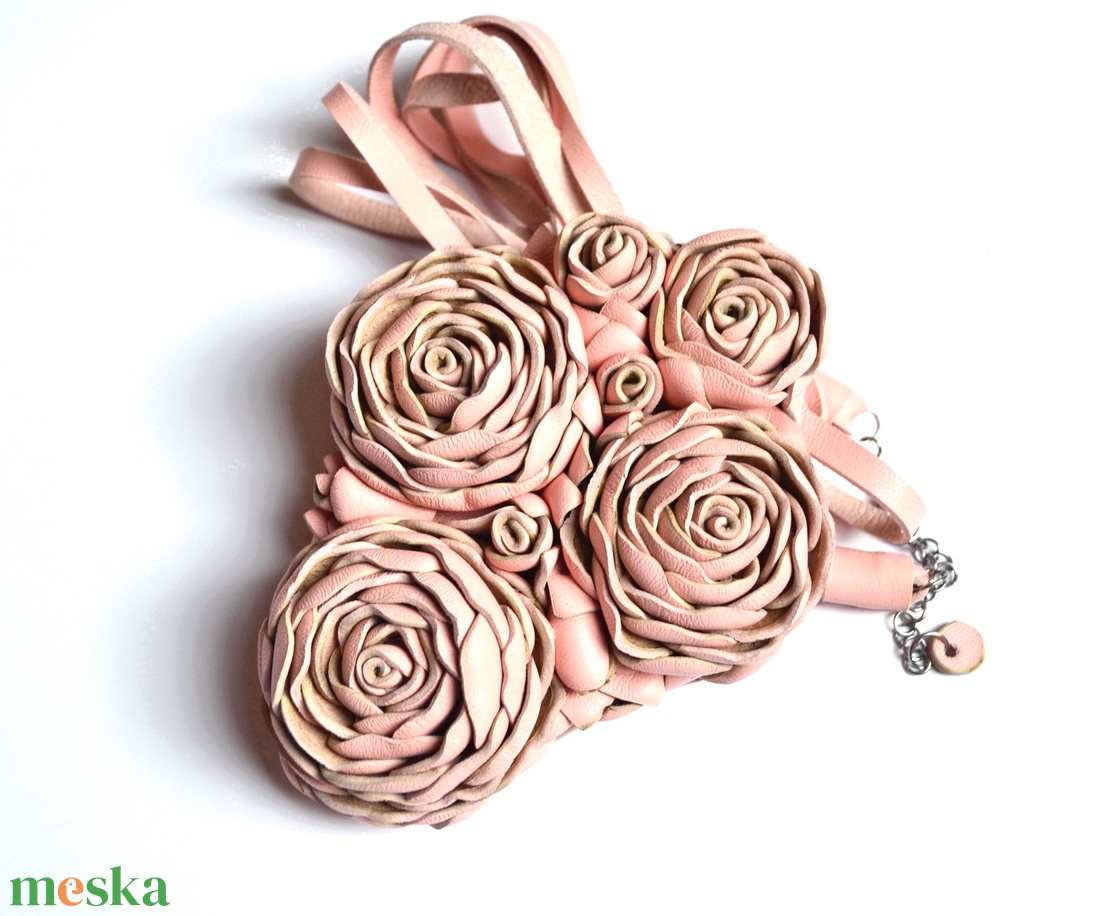 Jardin-Roses romantiques-nyakék valódi bőrből - ékszer - nyaklánc - medálos nyaklánc - Meska.hu Jardin-Roses romantiques-nyakék valódi bőrből - ékszer - nyaklánc - medálos nyaklánc - Meska.hu