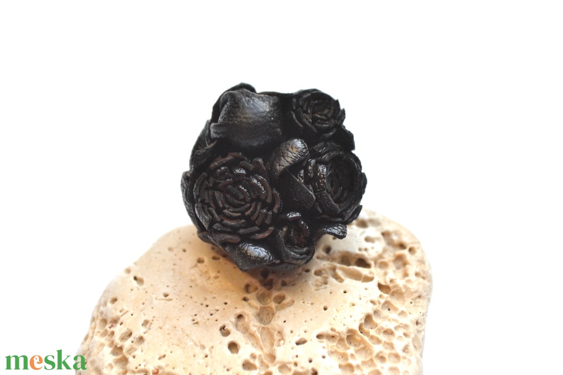 Black dahlias-gyűrű valódi bőrből - ékszer - gyűrű - statement gyűrű - Meska.hu Black dahlias-gyűrű valódi bőrből - ékszer - gyűrű - statement gyűrű - Meska.hu
