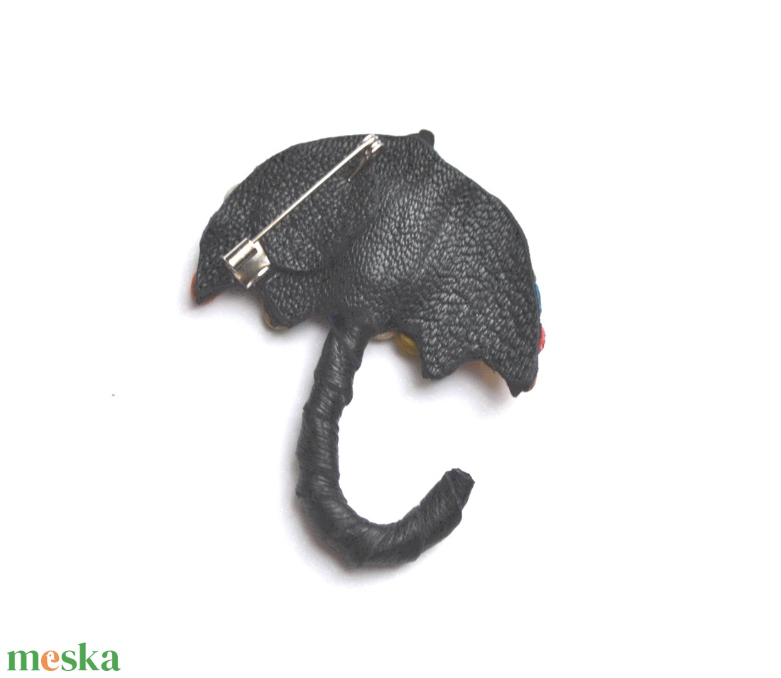 Pöttyös esernyő-kitűző valódi bőrből - ékszer - kitűző és bross - kitűző - Meska.hu