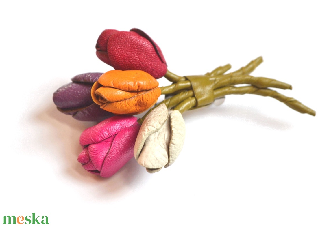 Tulipáncsokor-kitűző valódi bőrből - ékszer - kitűző és bross - kitűző - Meska.hu Tulipáncsokor-kitűző valódi bőrből - ékszer - kitűző és bross - kitűző - Meska.hu
