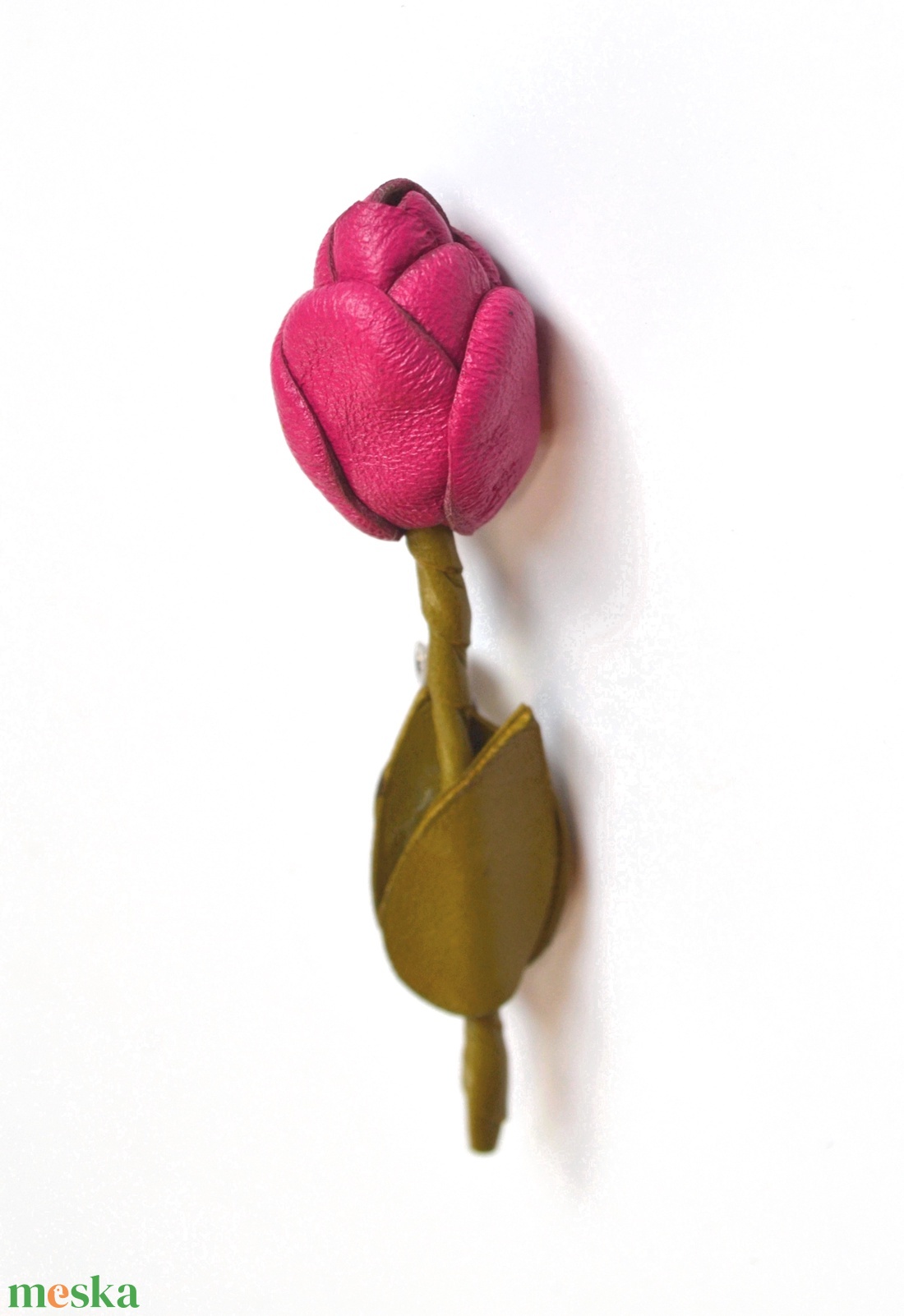 Pink tulipán-kitűző valódi bőrből - ékszer - kitűző és bross - Meska.hu Pink tulipán-kitűző valódi bőrből - ékszer - kitűző és bross - Meska.hu