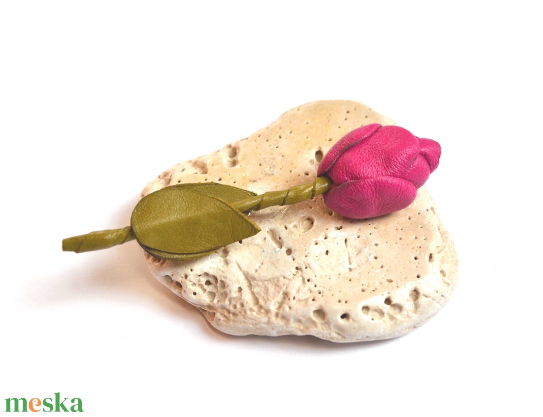 Pink tulipán-kitűző valódi bőrből - ékszer - kitűző és bross - Meska.hu Pink tulipán-kitűző valódi bőrből - ékszer - kitűző és bross - Meska.hu