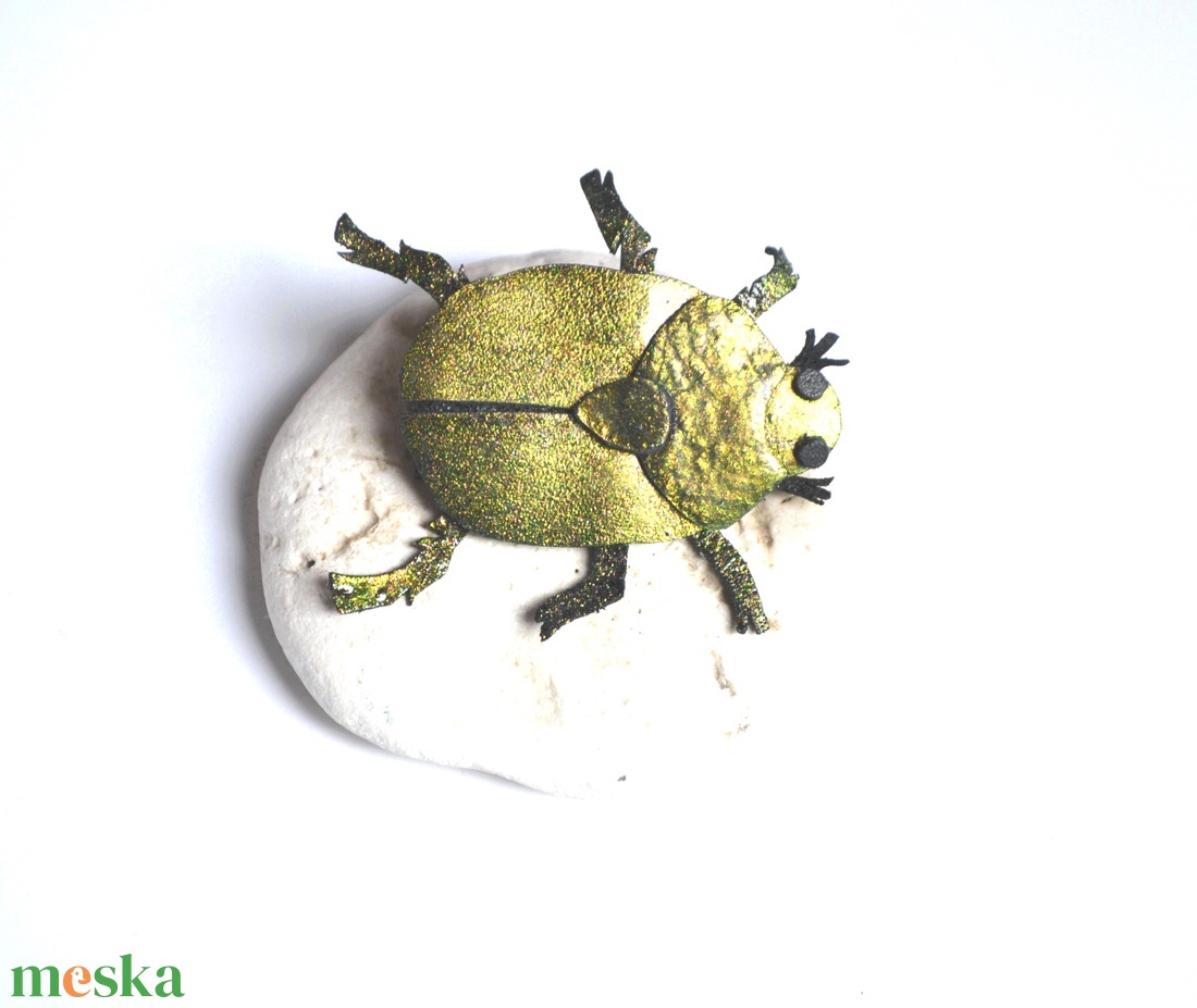Aranyos rózsabogár-kitűző valódi bőrből - ékszer - kitűző és bross - kitűző - Meska.hu Aranyos rózsabogár-kitűző valódi bőrből - ékszer - kitűző és bross - kitűző - Meska.hu