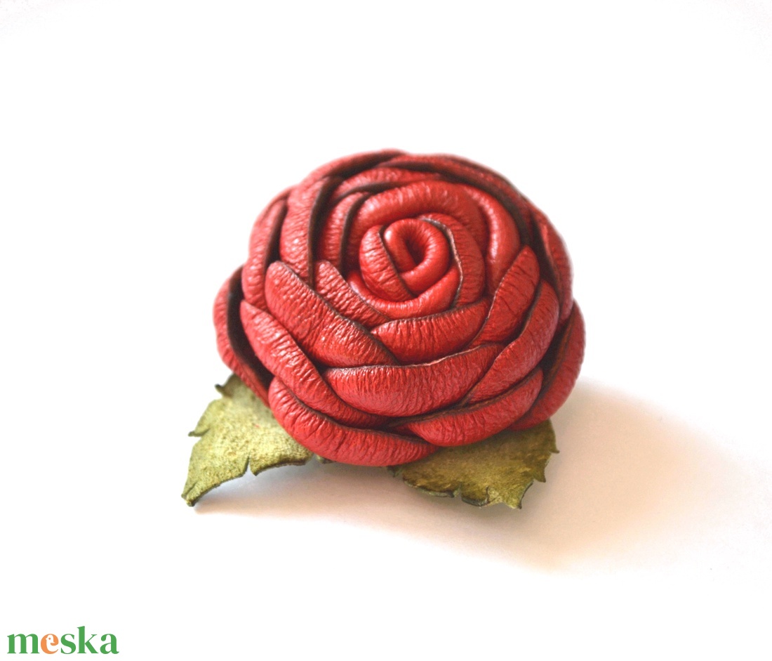 Rózsa-kitűző valódi bőrből - ékszer - kitűző és bross - kitűző - Meska.hu Rózsa-kitűző valódi bőrből - ékszer - kitűző és bross - kitűző - Meska.hu