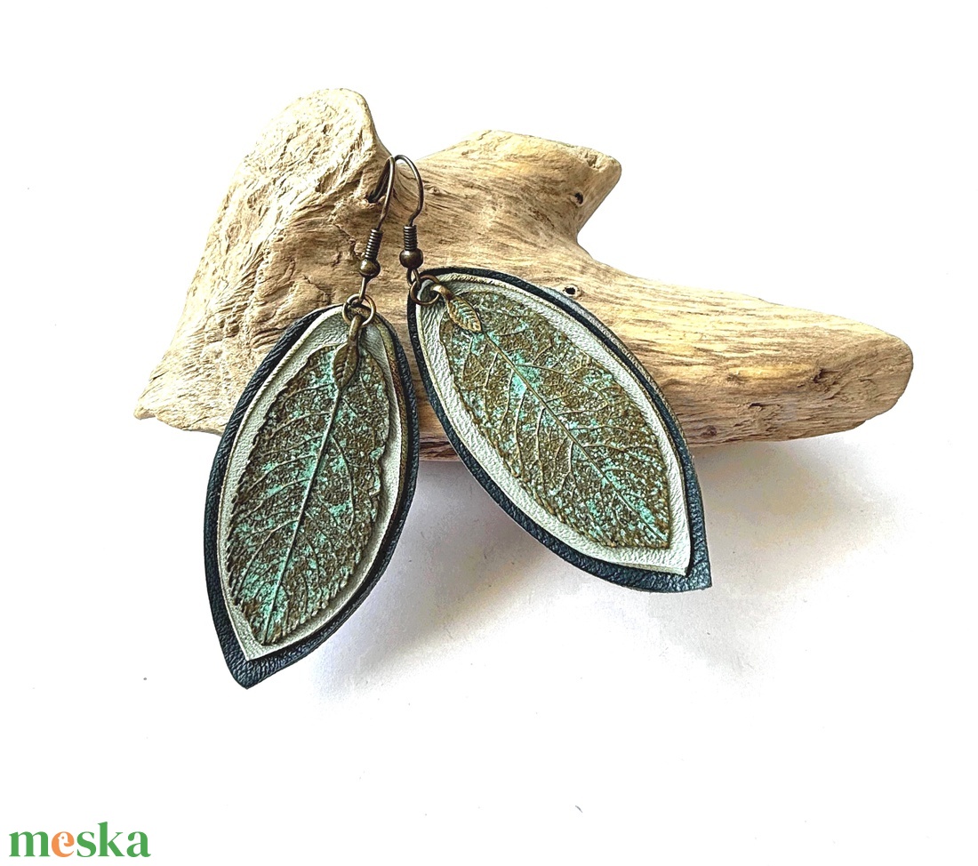 Spirit Turquoise-fülbevaló valódi bőrrel - ékszer - fülbevaló - lógó csepp fülbevaló - Meska.hu Spirit Turquoise-fülbevaló valódi bőrrel - ékszer - fülbevaló - lógó csepp fülbevaló - Meska.hu