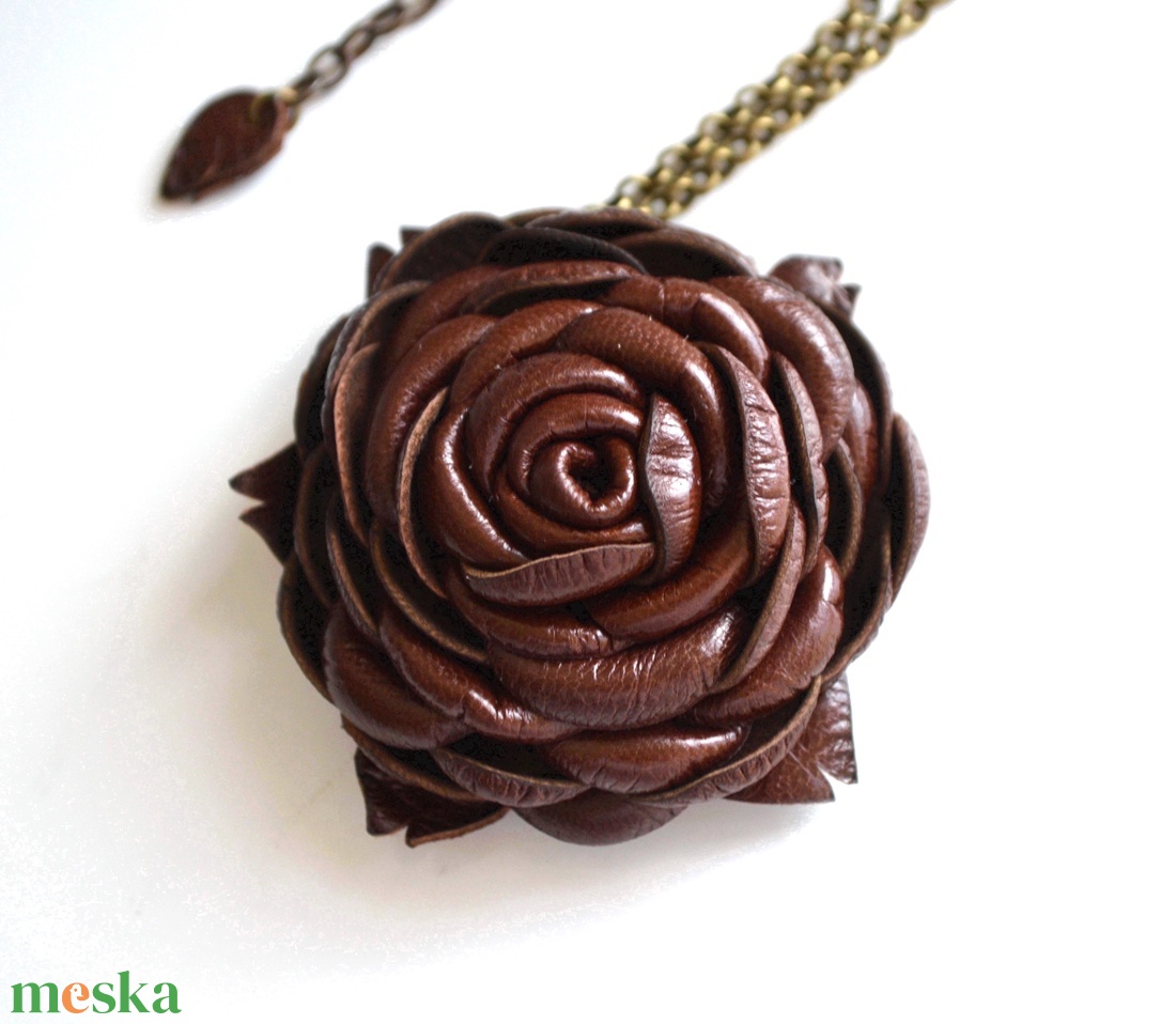 Csokoládé rózsa-hosszú nyaklánc valódi bőrrel - ékszer - nyaklánc - hosszú nyaklánc - Meska.hu