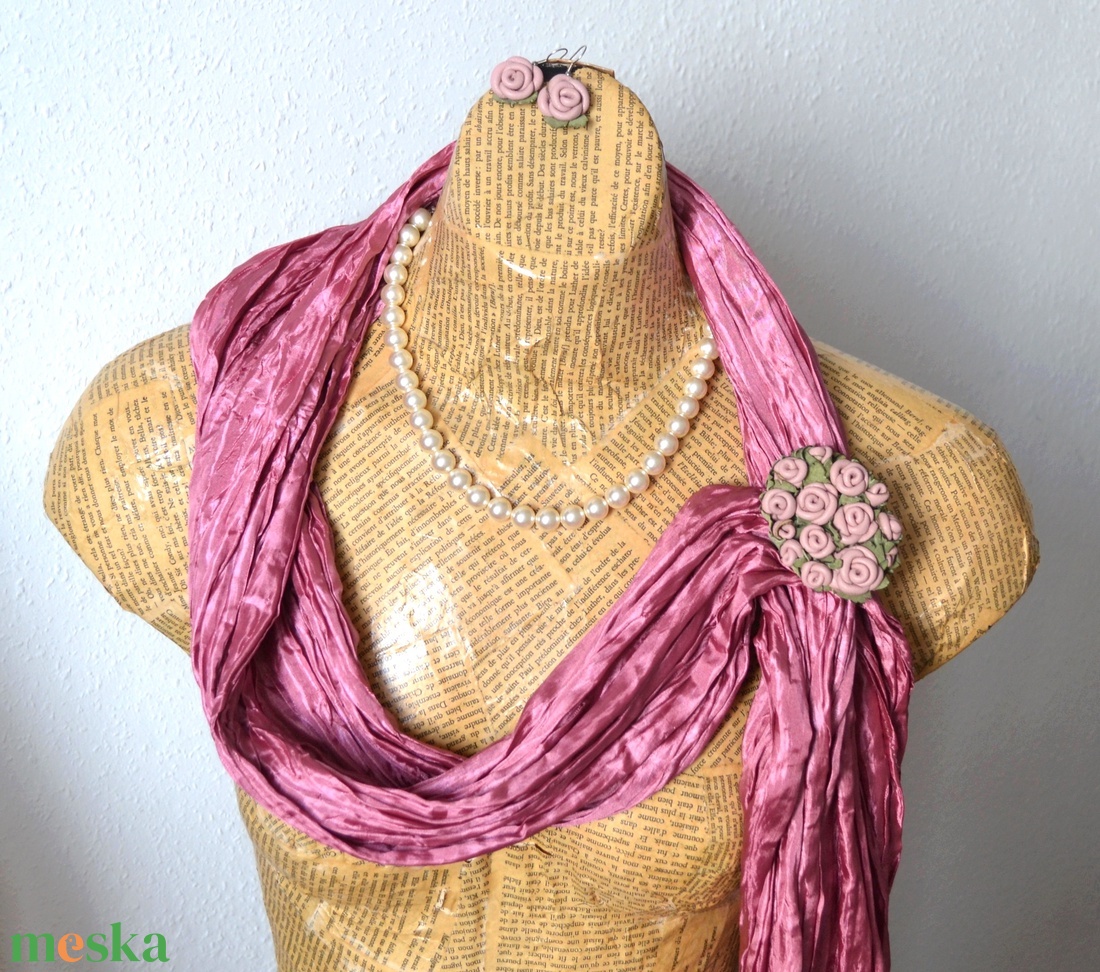 Bridgerton-rózsás nyakék/bross-valódi bőrrel - ékszer - nyaklánc - hosszú nyaklánc - Meska.hu