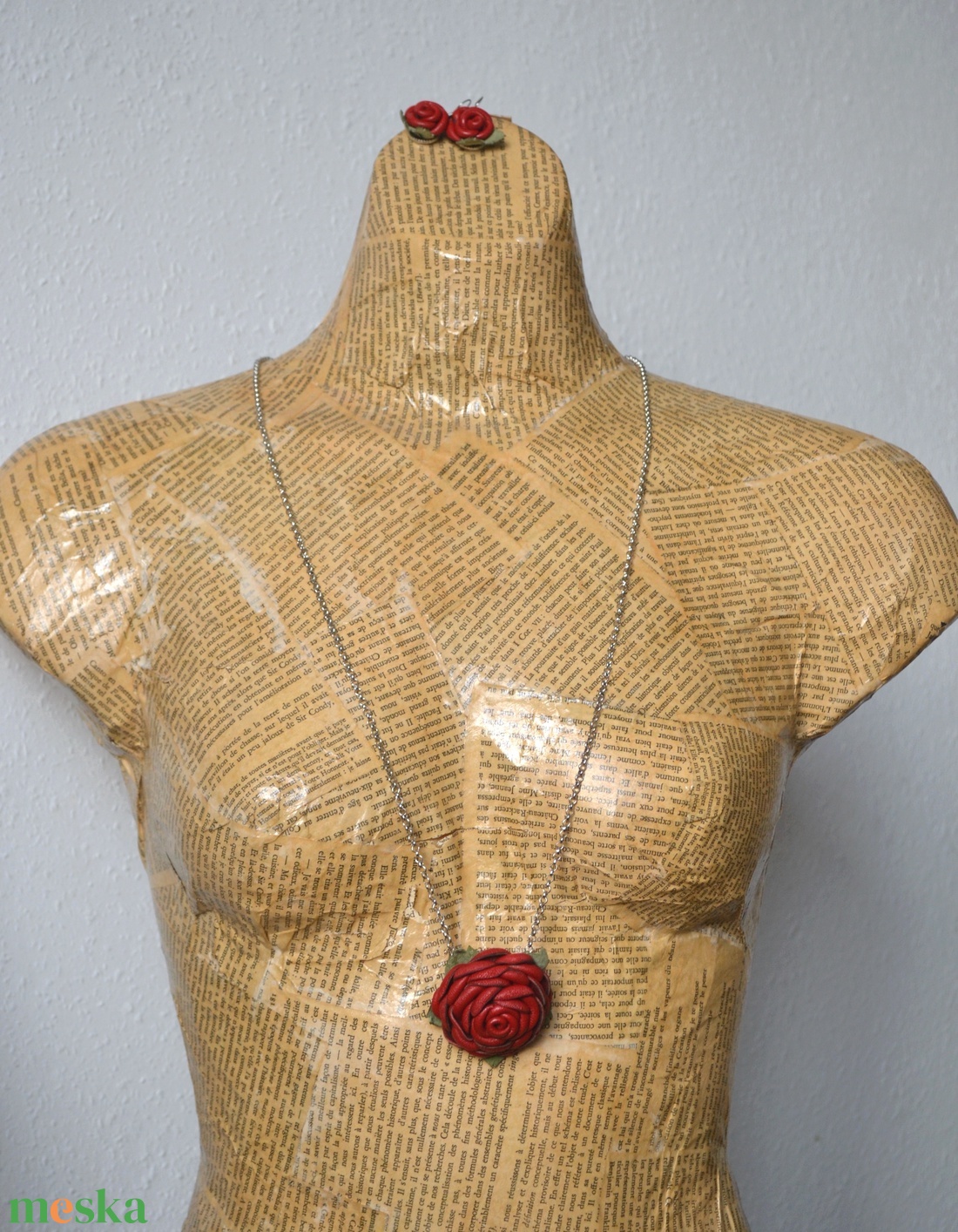 Rózsa-hosszú nyaklánc valódi bőrrel - ékszer - nyaklánc - hosszú nyaklánc - Meska.hu