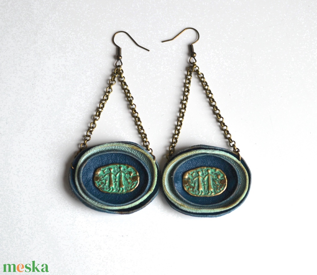 Család-fülbevaló valódi bőrrel - ékszer - fülbevaló - lógó fülbevaló - Meska.hu