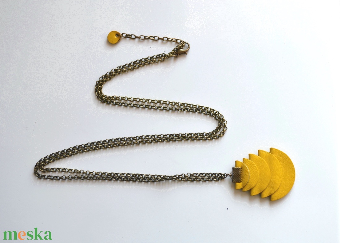 Azték istennő-citrom-hosszú nyaklánc valódi bőrrel - ékszer - nyaklánc - hosszú nyaklánc - Meska.hu