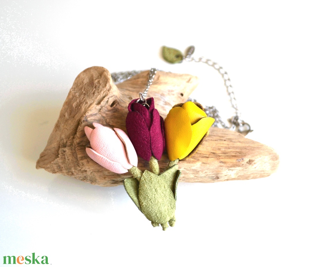 Tulipánok-extra nyaklánc valódi bőrrel - ékszer - nyaklánc - hosszú nyaklánc - Meska.hu