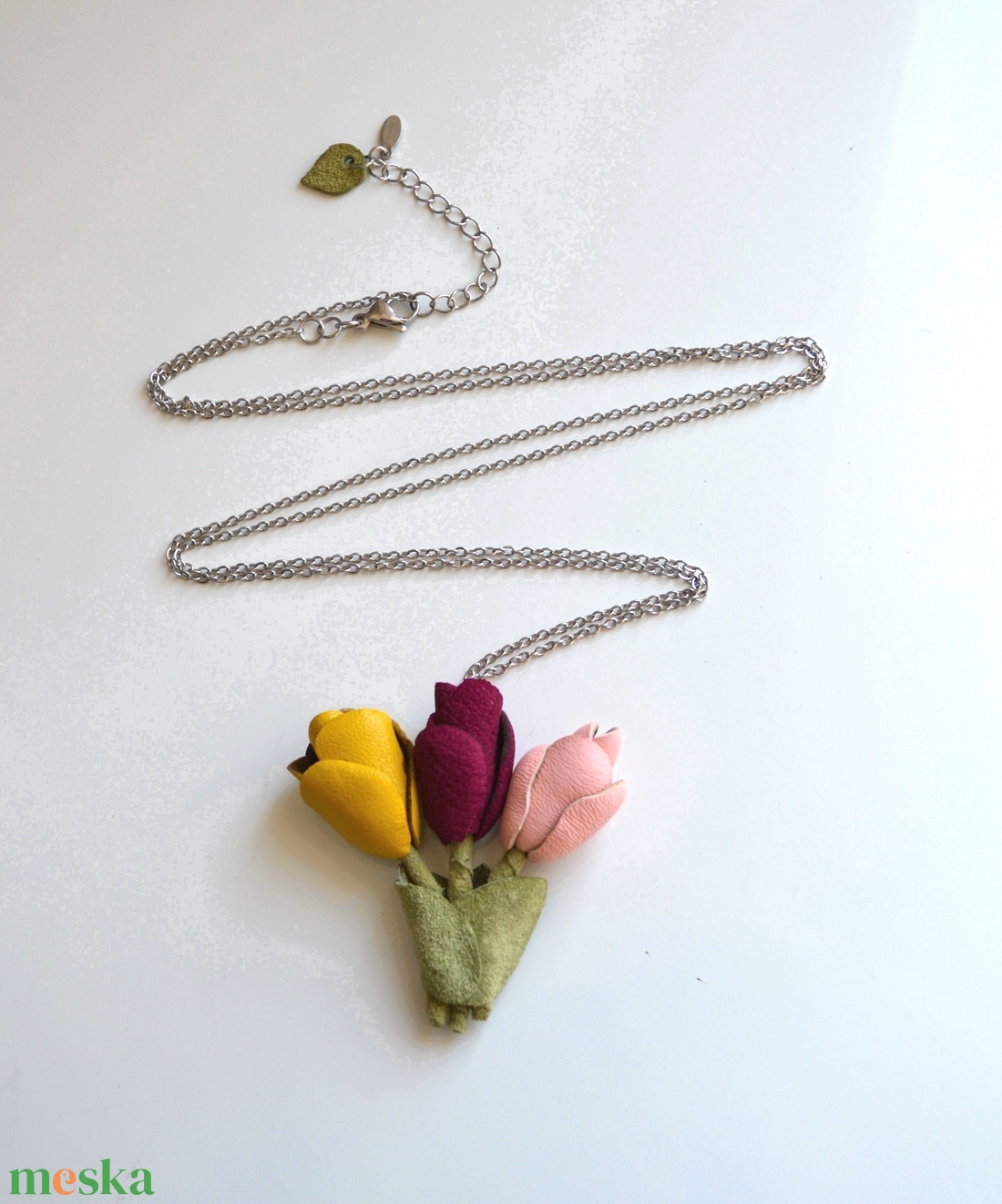 Tulipánok-extra nyaklánc valódi bőrrel - ékszer - nyaklánc - hosszú nyaklánc - Meska.hu