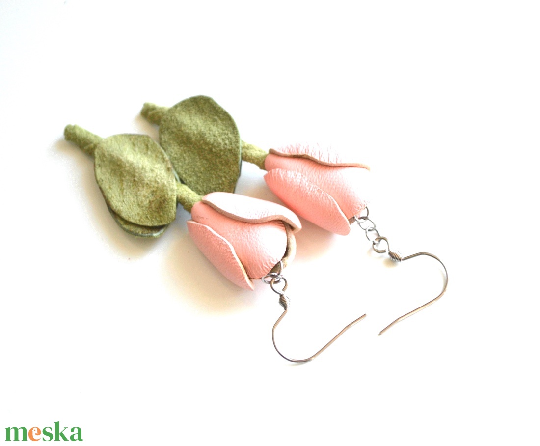 Tulipánok-fülbevaló valódi bőrből  - ékszer - fülbevaló - lógó fülbevaló - Meska.hu