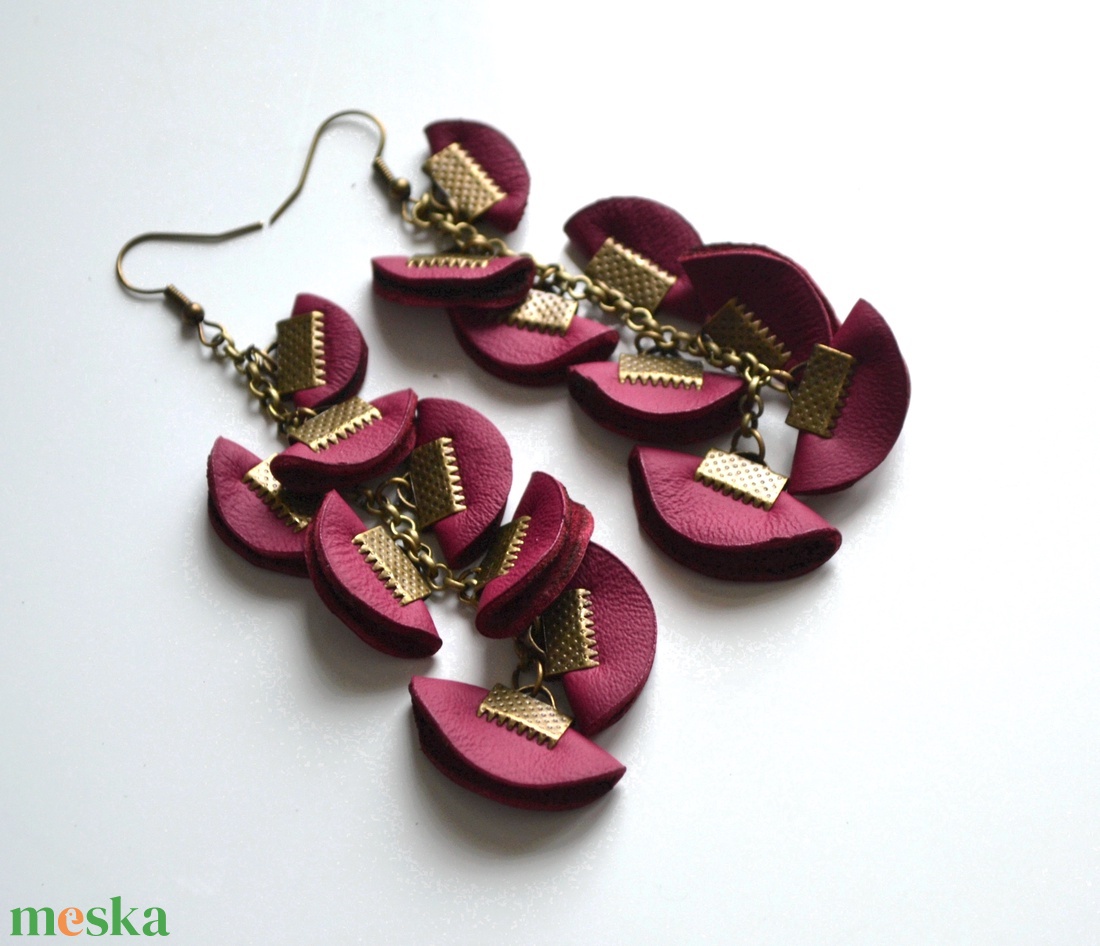 Szirmok szabadon-valódi bőr fülbevaló  - ékszer - fülbevaló - lógó fülbevaló - Meska.hu