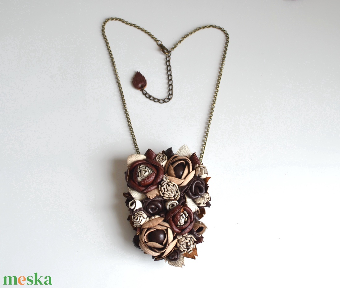 Jardin-Café-nyakék valódi bőrből - ékszer - nyaklánc - medálos nyaklánc - Meska.hu